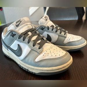 NIKE Dunk Low 7.5 White & Gray